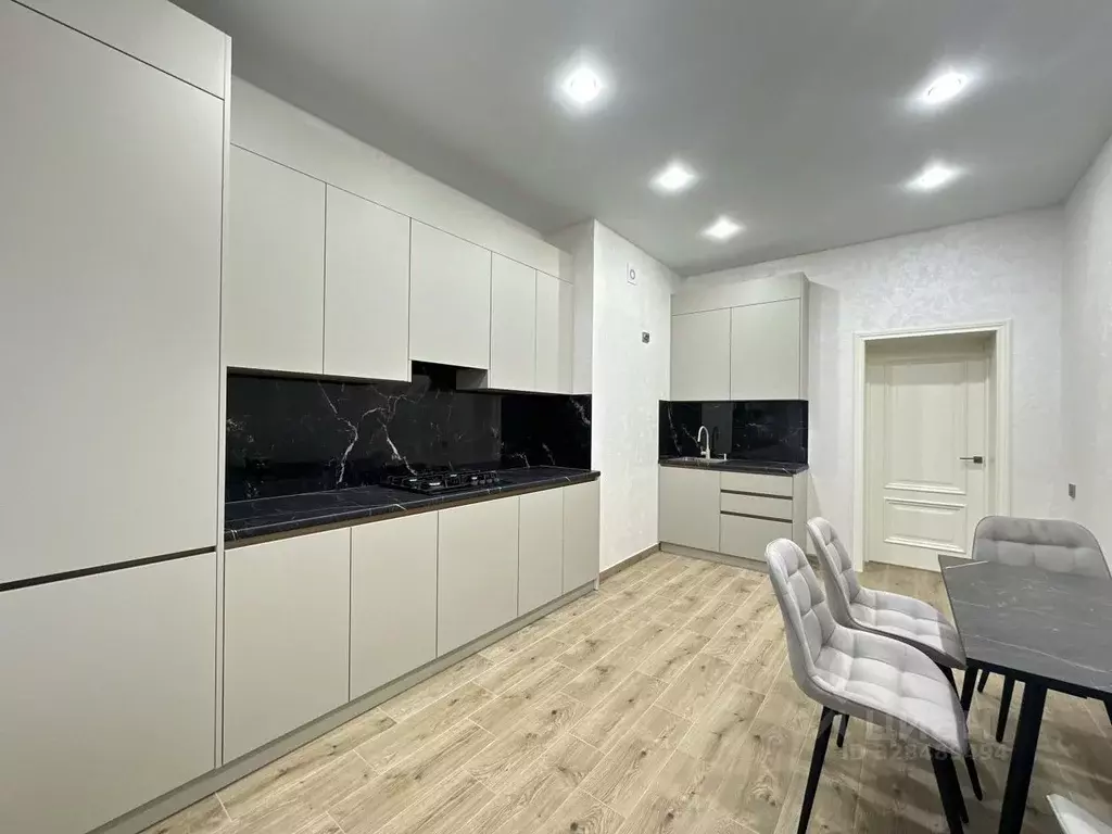 1-к кв. Кабардино-Балкария, Нальчик ул. Солнечная (77.0 м) - Фото 1