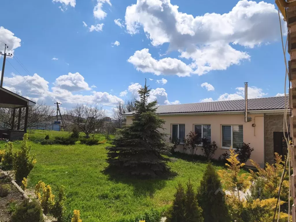 Дом в Крым, Симферопольский район, с. Трудовое  (100 м) - Фото 1