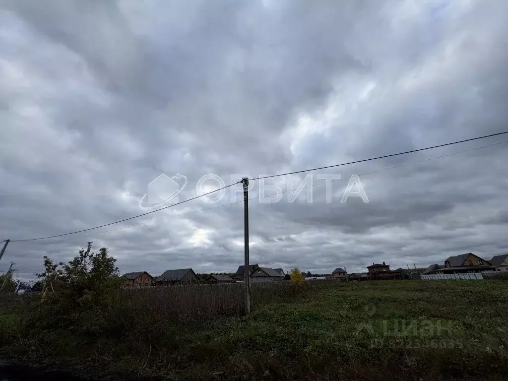 Участок в Тюменская область, Тюменский муниципальный округ, д. Ушакова ... - Фото 0