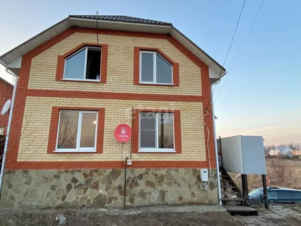 Дом в Белгородская область, Валуйки Петровская ул., 1/6 (190 м) - Фото 1