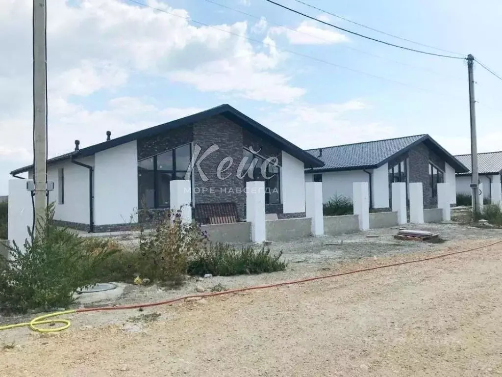 Дом в Крым, Феодосия Колос СПК, ул. Средняя (90 м) - Фото 1