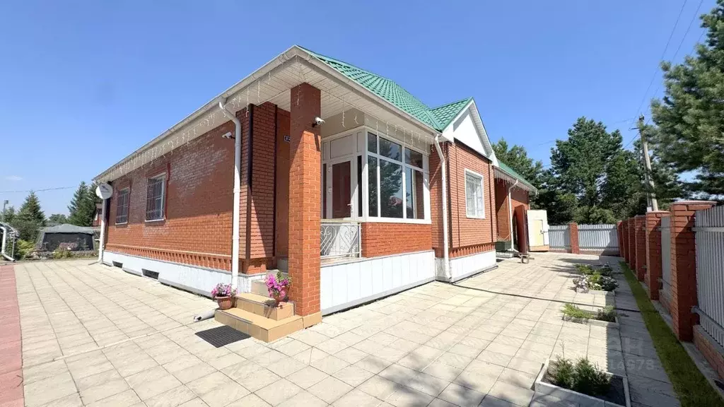 Дом в Омская область, Омск ул. 2-я Рассветная, 8/1 (377 м) - Фото 2