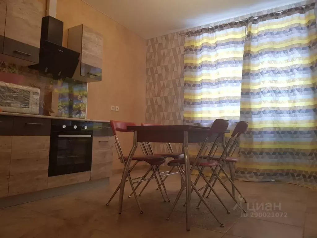 2-к кв. Свердловская область, Екатеринбург ул. Чкалова, 231 (71.9 м) - Фото 2