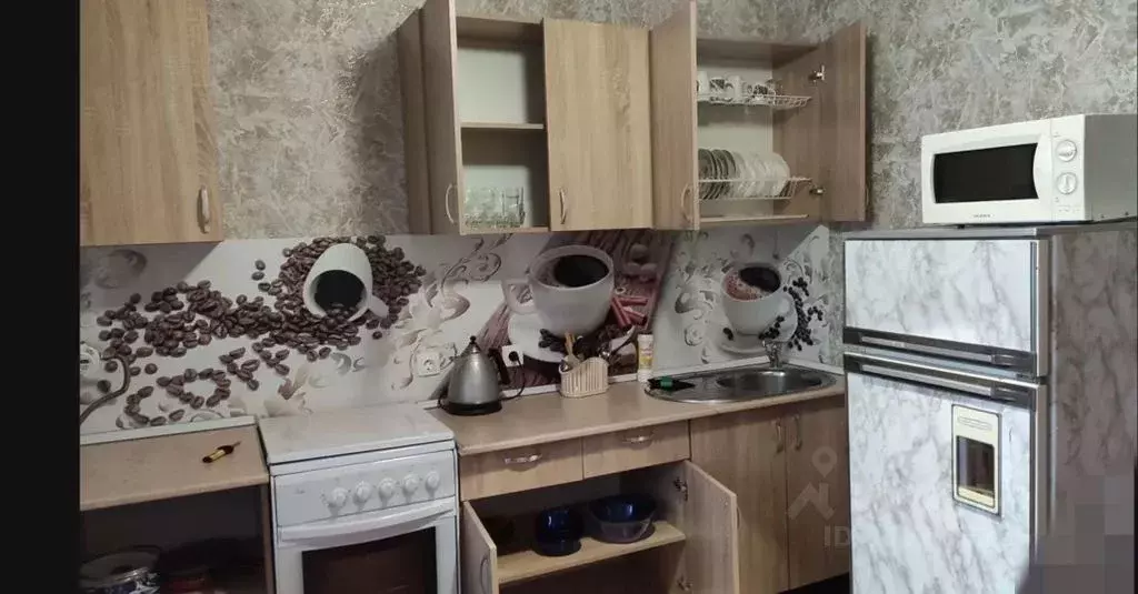 2-к кв. Белгородская область, Губкин Севастопольская ул., 109 (60.0 м) - Фото 0