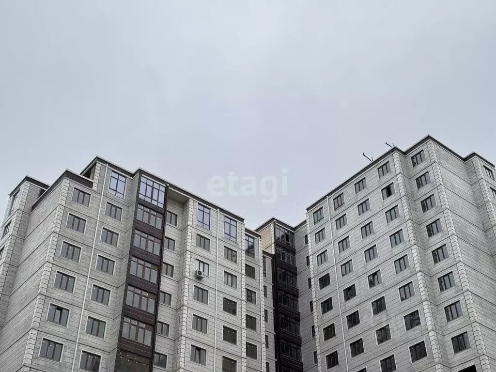 2-к кв. Дагестан, Махачкала ул. Азизова, 32 (71.0 м) - Фото 0