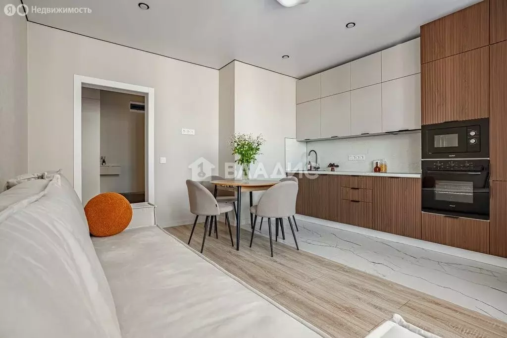 2-комнатная квартира: Краснодар, Домбайская улица, 55к7 (57.1 м) - Фото 1