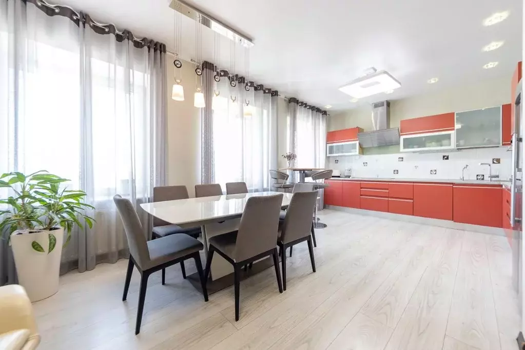 6-к кв. Хабаровский край, Хабаровск ул. Ленина, 45 (248.3 м) - Фото 1