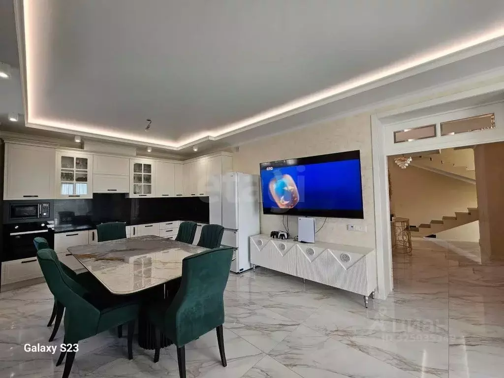 Дом в Краснодарский край, Геленджик  (304 м) - Фото 1