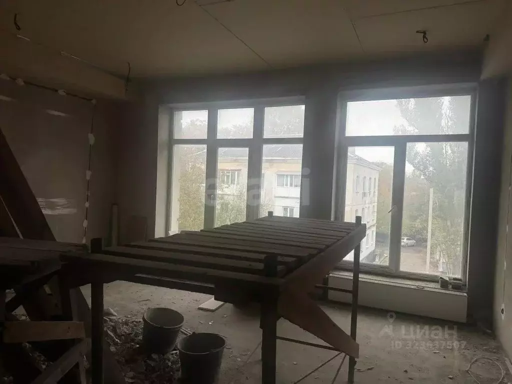 4-к кв. Крым, Симферополь ул. Караимская (181.4 м) - Фото 1