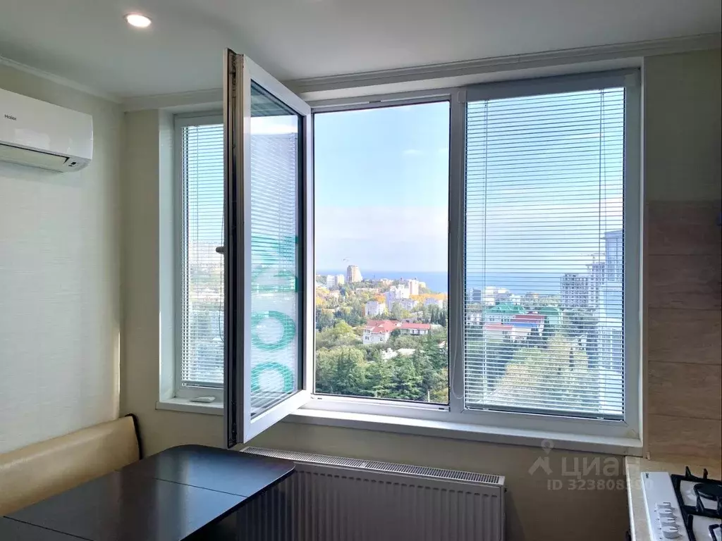 1-к кв. Крым, Алушта ул. Богдана Хмельницкого, 39 (36.5 м) - Фото 0