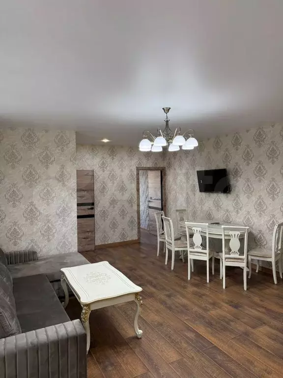 3-к. квартира, 82 м, 2/17 эт. - Фото 1