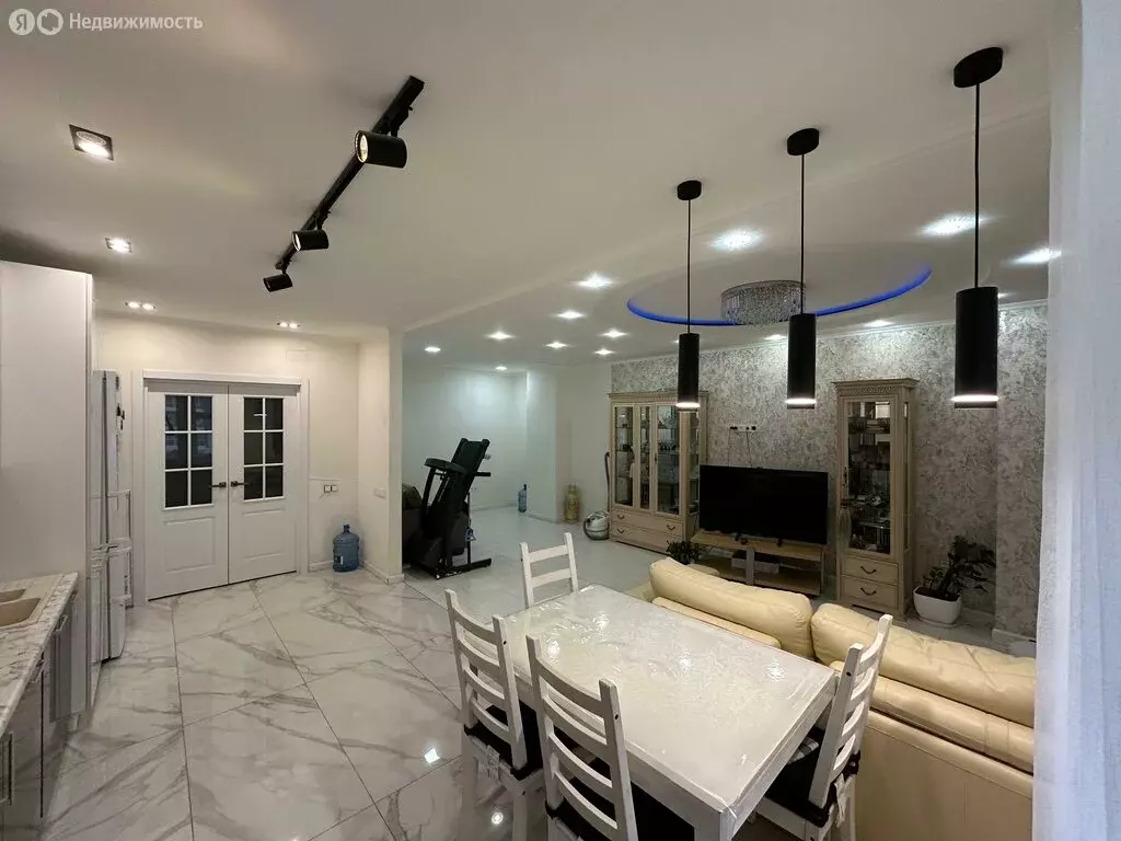 2-комнатная квартира: Якутск, Губинский округ, улица Ларионова, 16 ... - Фото 2