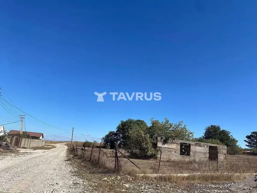 Участок в Крым, Симферопольский район, Перовское с/пос, с. ... - Фото 2