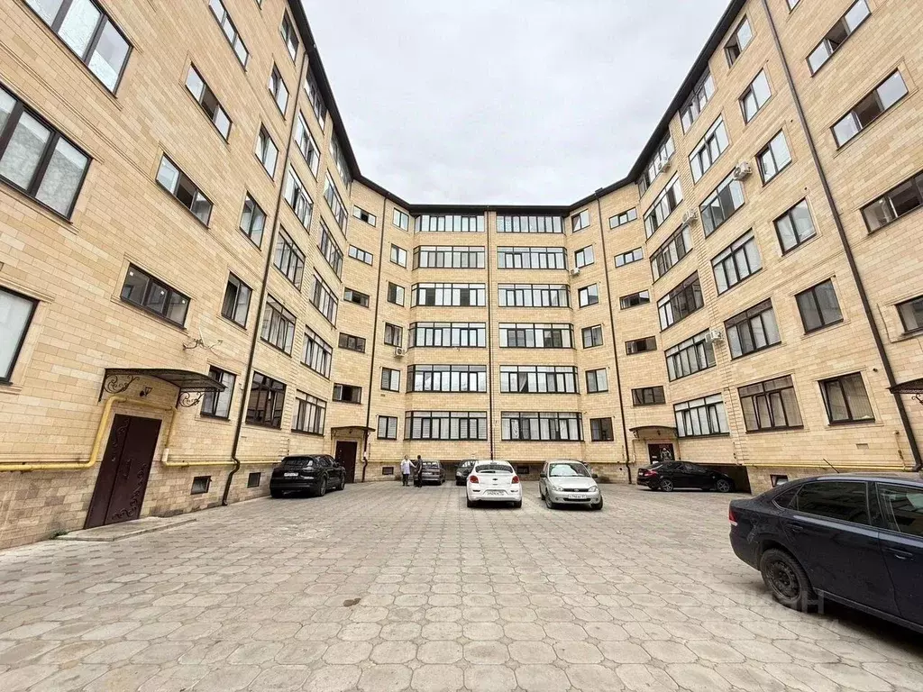 2-к кв. Кабардино-Балкария, Нальчик ул. Толстого, 180Б (67.0 м) - Фото 2