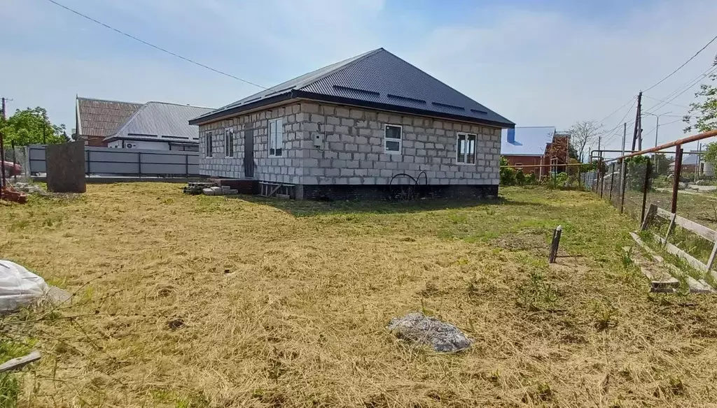 Дом в Краснодарский край, Приморско-Ахтарск ул. Толстого, 1 (132 м) - Фото 0