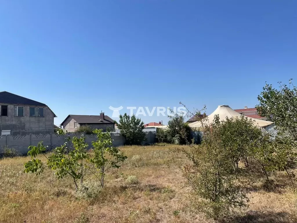 Участок в Крым, Симферопольский район, с. Мирное  (8.1 сот.) - Фото 1