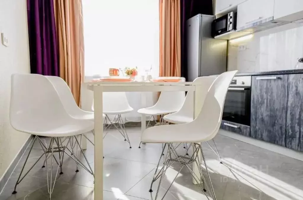 2-к кв. Татарстан, Казань ул. Павлюхина, 108Б (85.0 м) - Фото 1