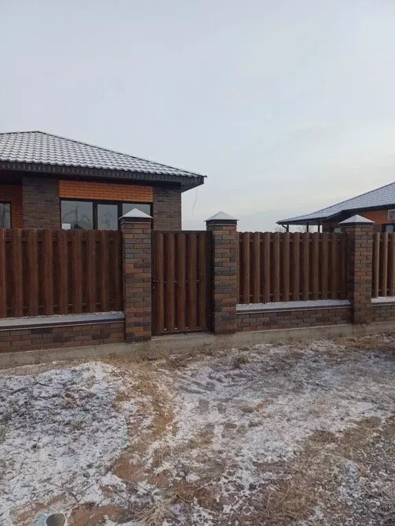 Дом в Хакасия, Усть-Абаканский район, с. Калинино ул. Высоцкого (110 ... - Фото 1