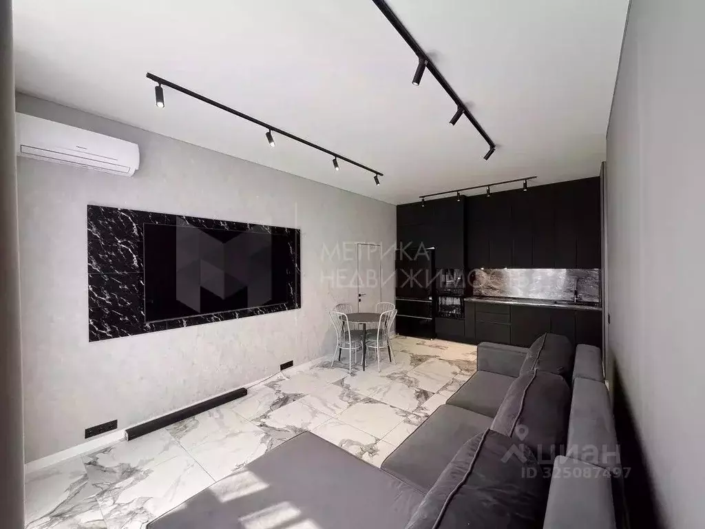 2-к кв. Тюменская область, Тюмень ул. Разведчика Кузнецова, 5 (62.0 м) - Фото 1