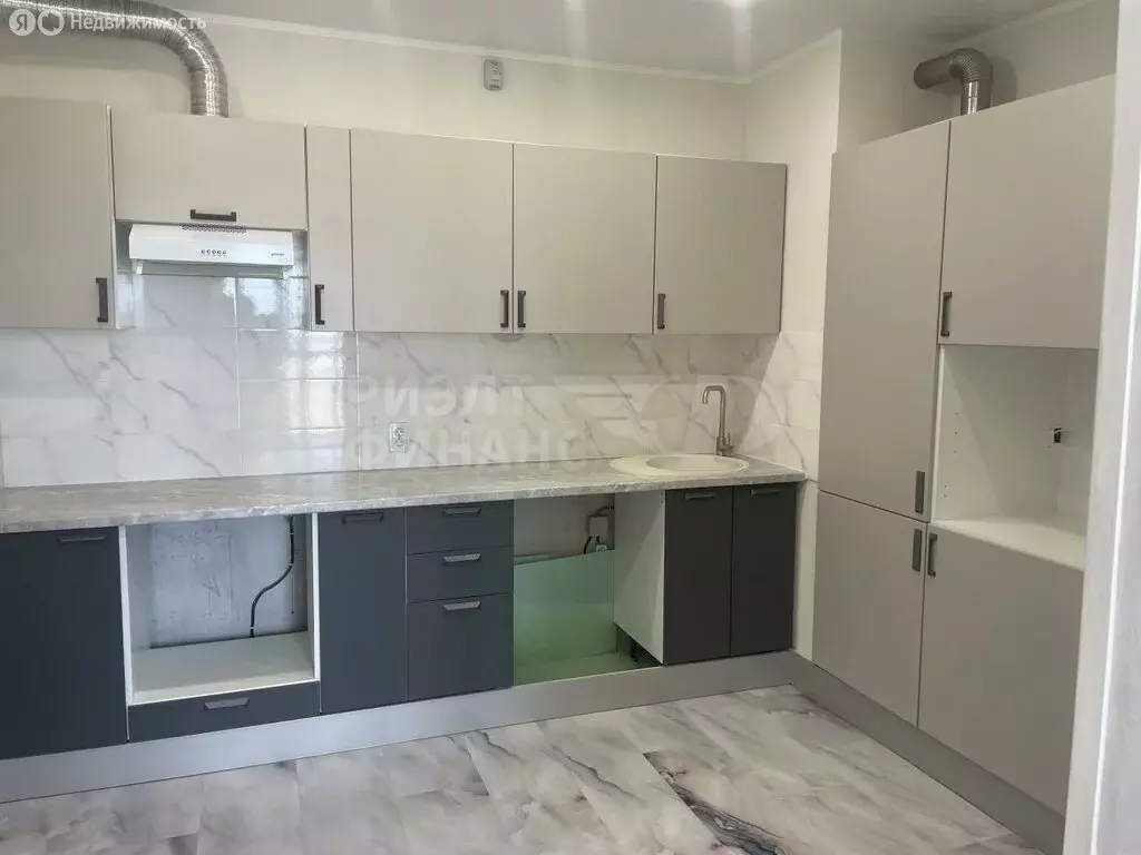 3-комнатная квартира: Калининград, Миргородская улица, 2 (67 м) - Фото 1