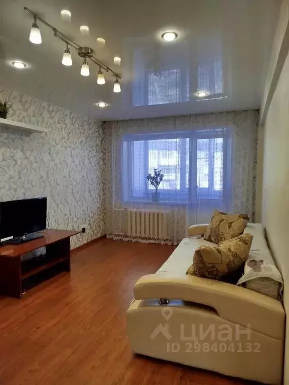 2-к кв. Омская область, Омск Заозерный мкр, ул. Бархатовой, 1 (45.0 м) - Фото 1