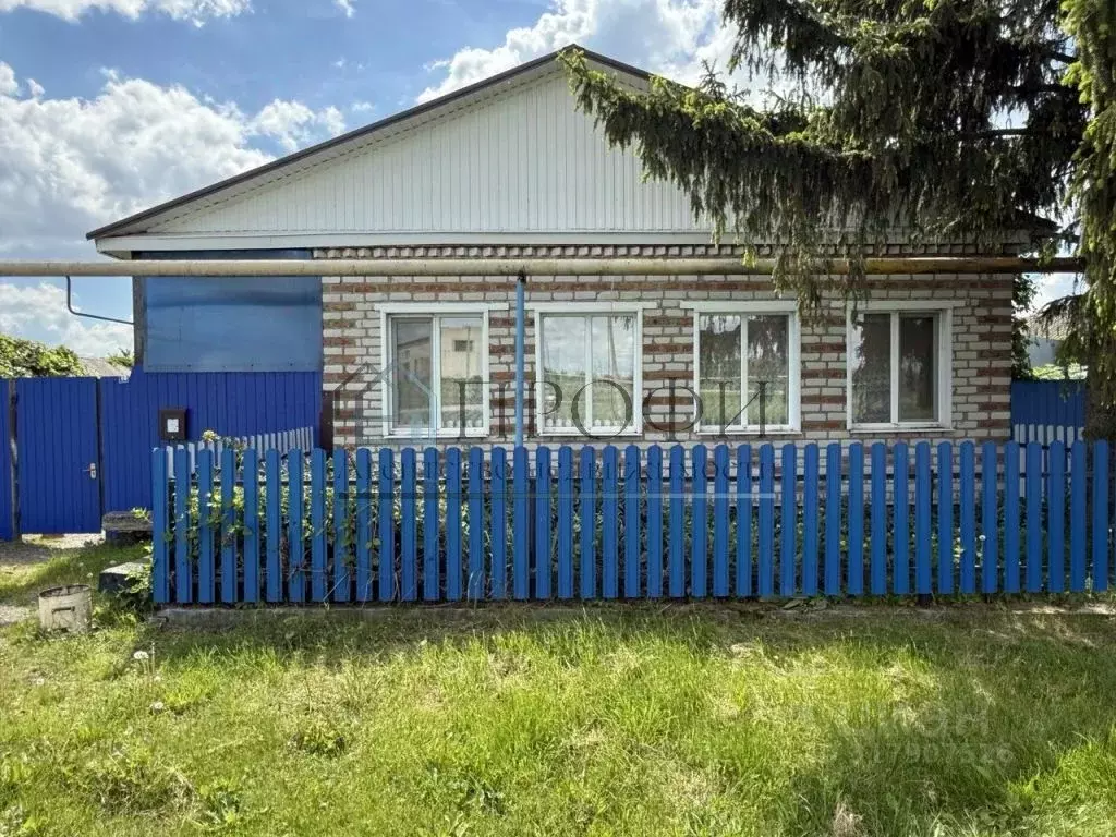 Дом в Белгородская область, Новооскольский муниципальный округ, с. ... - Фото 0