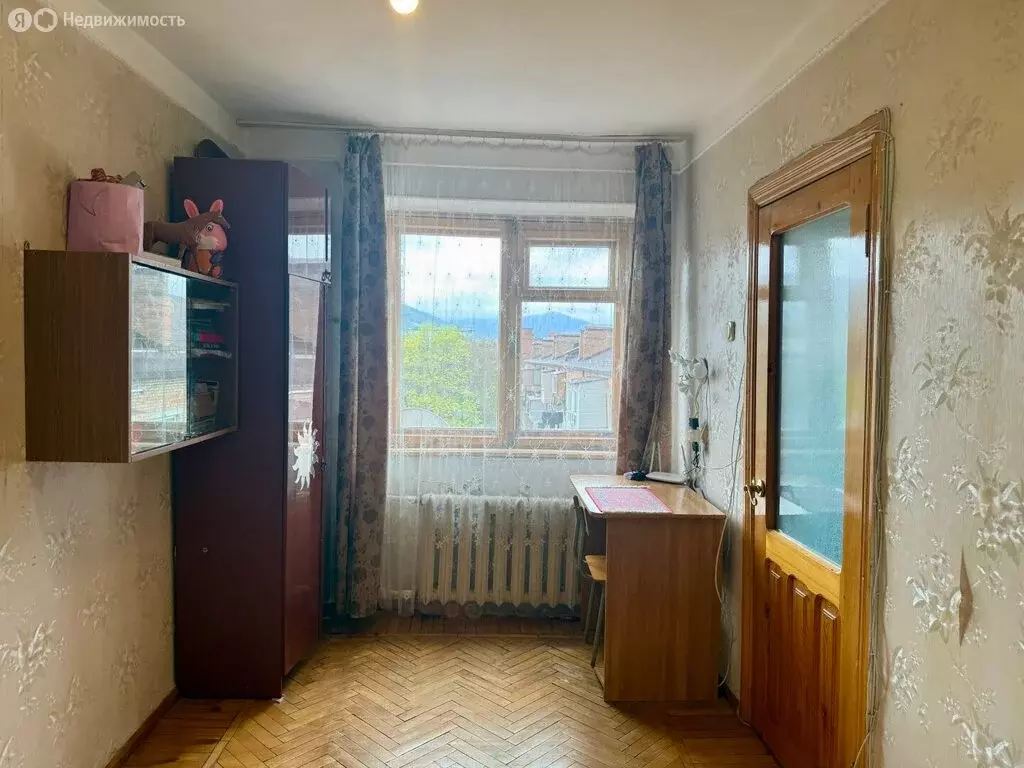 3-комнатная квартира: Владикавказ, улица Ватутина, 62 (56 м) - Фото 1