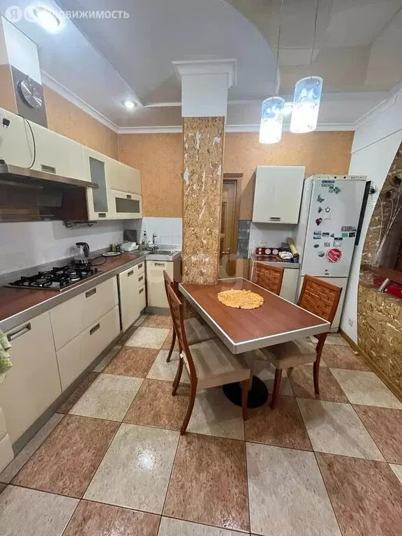 3-комнатная квартира: Невинномысск, улица Павлова, 15 (110.4 м) - Фото 1