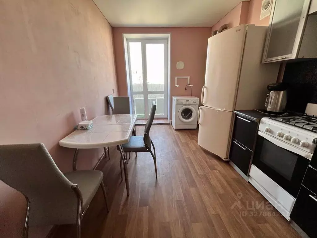 3-к кв. Волгоградская область, Волгоград ул. Добрушина, 12А (71.5 м) - Фото 2