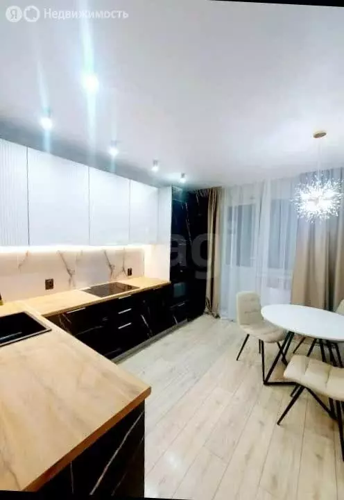 3-комнатная квартира: Крутые Выселки, улица Ю. А. Жоголева, 3 (74.2 м) - Фото 1