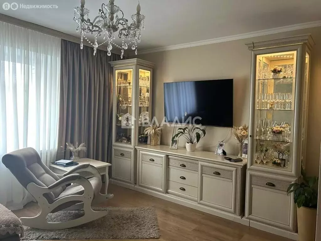 3-комнатная квартира: Санкт-Петербург, улица Бадаева, 5 (76 м) - Фото 1