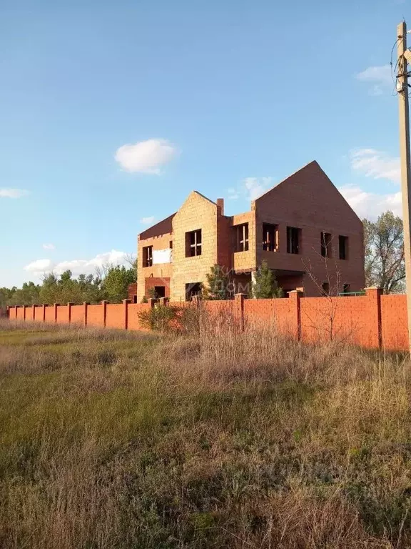 Дом в Волгоградская область, Среднеахтубинский район, Красное с/пос, ... - Фото 1