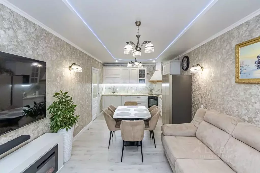 3-к кв. Тюменская область, Тюмень ул. Заполярная, 9 (81.2 м) - Фото 1