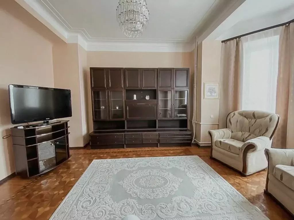 1-к кв. Астраханская область, Астрахань пл. Ленина, 12 (78.0 м) - Фото 0