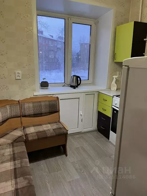 1-к кв. Омская область, Омск ул. Всеволода Иванова, 12 (30.0 м) - Фото 2