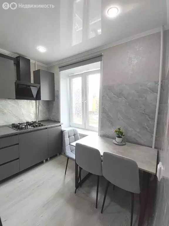 2-комнатная квартира: Курск, улица Энгельса, 88 (46.8 м) - Фото 0