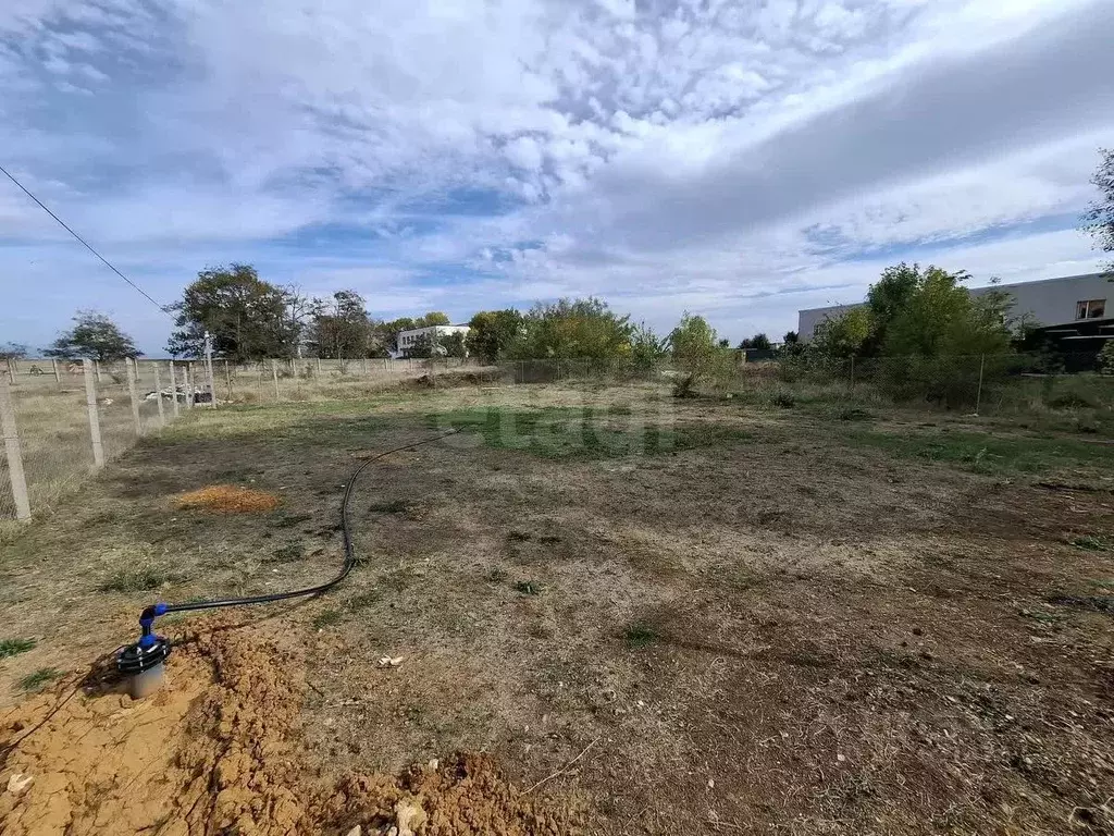 Участок в Крым, Сакский район, Новофедоровка пгт  (4.7 сот.) - Фото 1