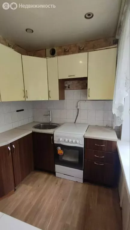 3-комнатная квартира: Оренбург, проспект Дзержинского, 32 (57 м) - Фото 1