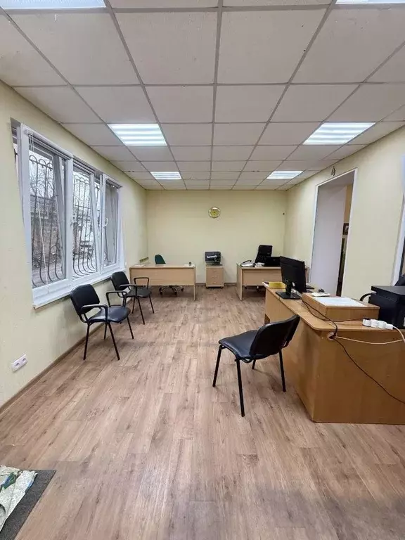 Помещение свободного назначения в Крым, Симферополь ул. Гоголя, 32 (64 ... - Фото 1