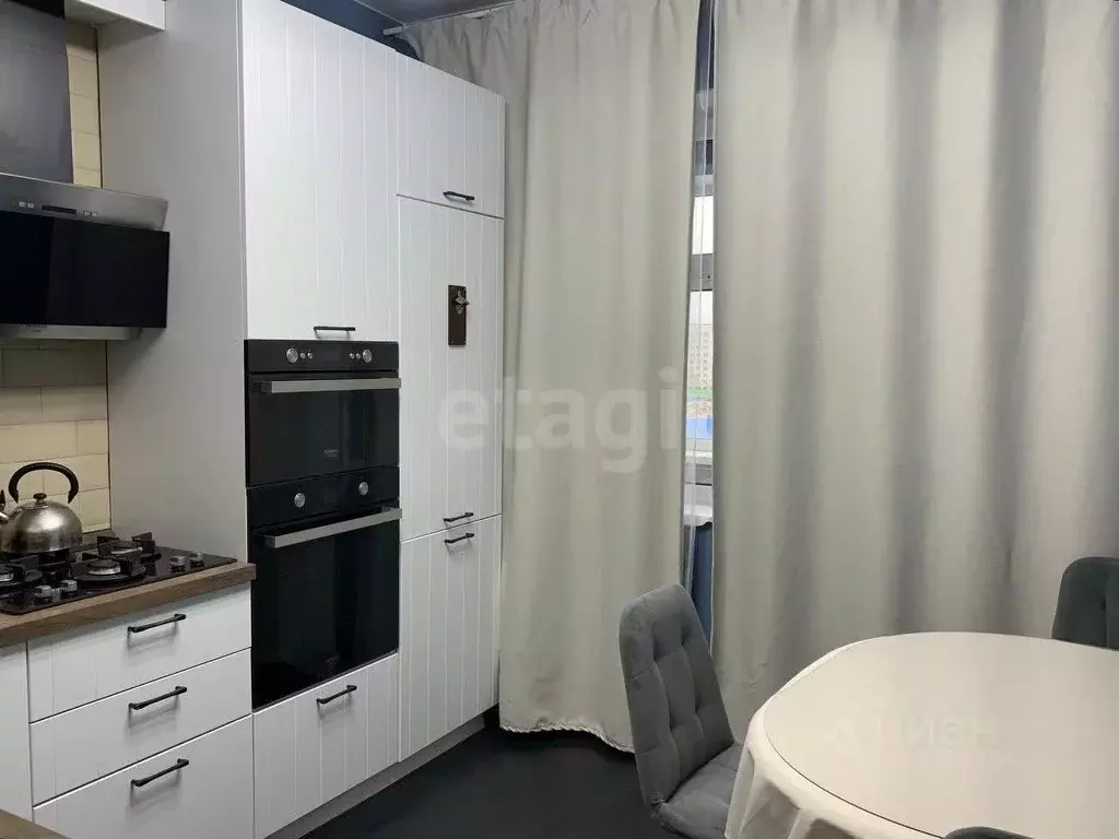 2-к кв. Ямало-Ненецкий АО, Салехард ул. Маяковского, 26А (50.0 м) - Фото 0