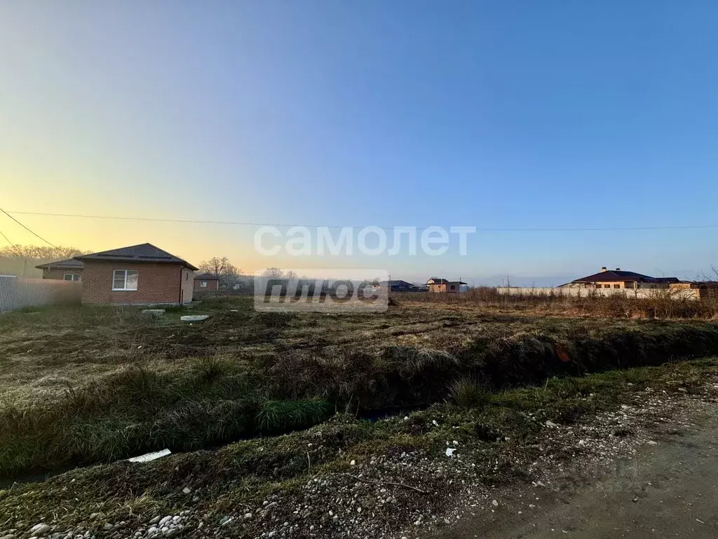 Участок в Краснодарский край, Апшеронск Кленовая ул. (10.0 сот.) - Фото 1