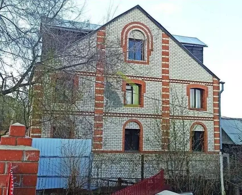 Дом в Самарская область, Сызрань Горная ул., 31 (150 м) - Фото 1