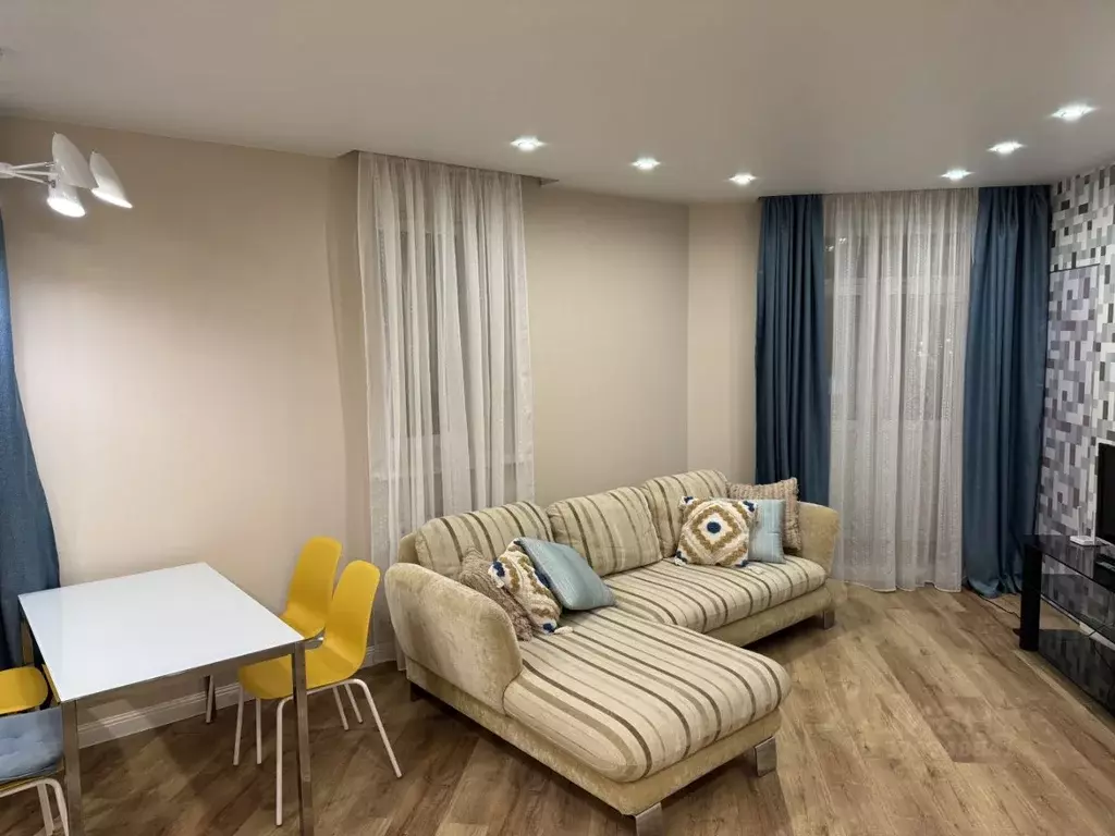 2-к кв. Ульяновская область, Ульяновск ул. Мира, 11 (54.0 м) - Фото 1