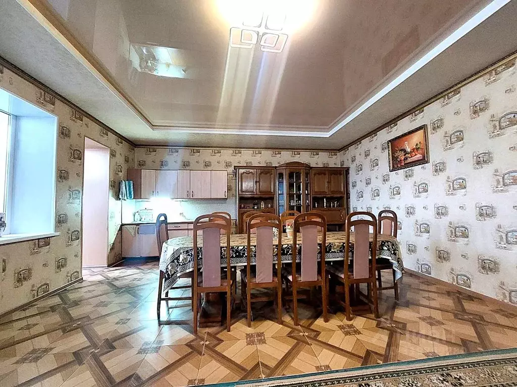 4-к кв. Астраханская область, Астрахань бул. Победы, 2 (180.9 м) - Фото 0