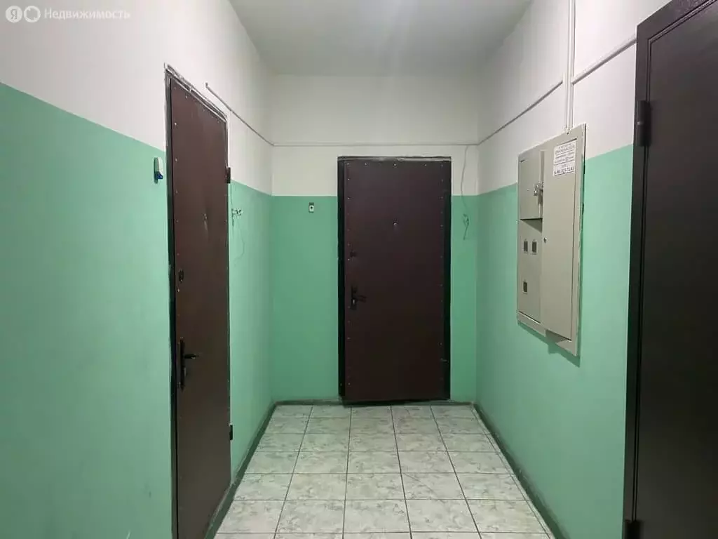 3-комнатная квартира: посёлок городского типа Некрасовский, Заводская ... - Фото 1