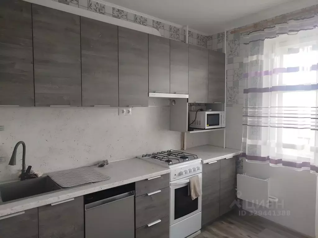 2-к кв. Псковская область, Печоры Юрьевская ул., 57 (52.0 м) - Фото 1