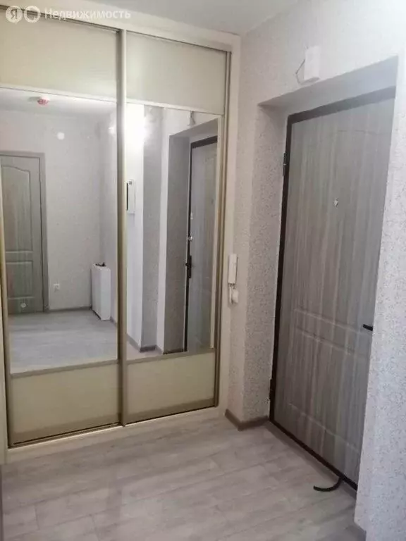 1-комнатная квартира: Омск, улица Б.Г. Шаронова, 27 (37.4 м) - Фото 0