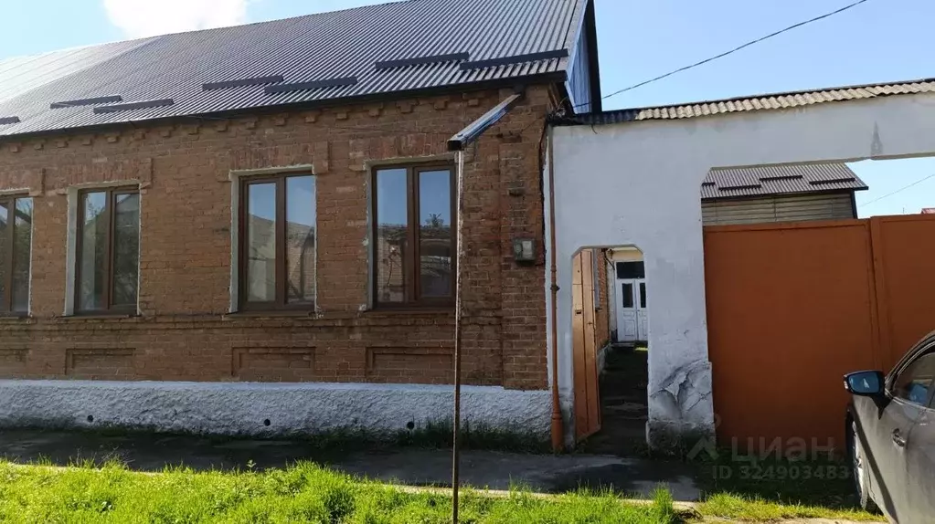 Дом в Северная Осетия, Заводской пгт ул. Дальняя, 53 (150 м) - Фото 1