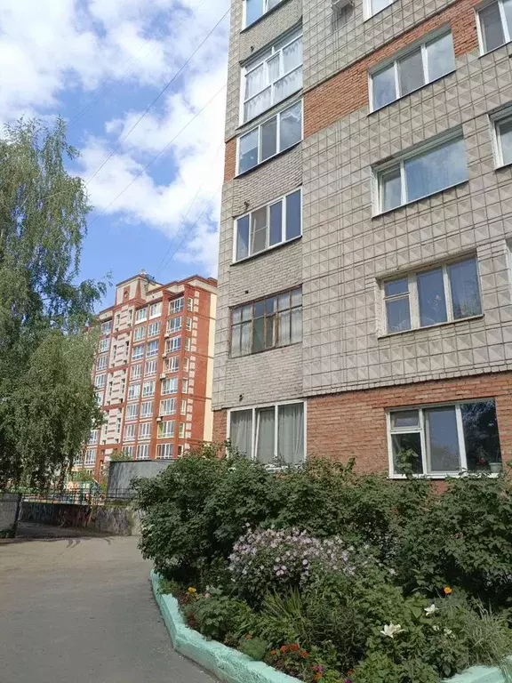 2-к. квартира, 60 м, 1/9 эт. - Фото 1
