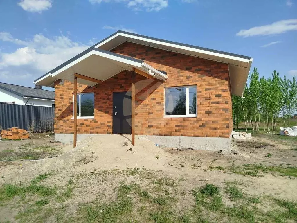 Дом в Белгородская область, Старый Оскол ул. Фиалковая (80 м) - Фото 0
